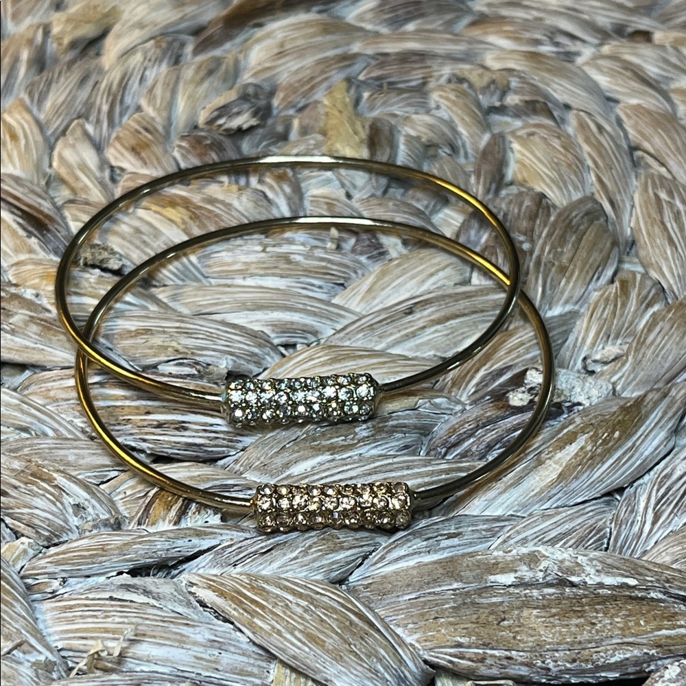 Elegant Gold and Silver Bangle Setβ